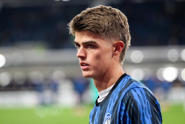 的扎莱夫斯, 半场被换下, 欧冠对阵巴